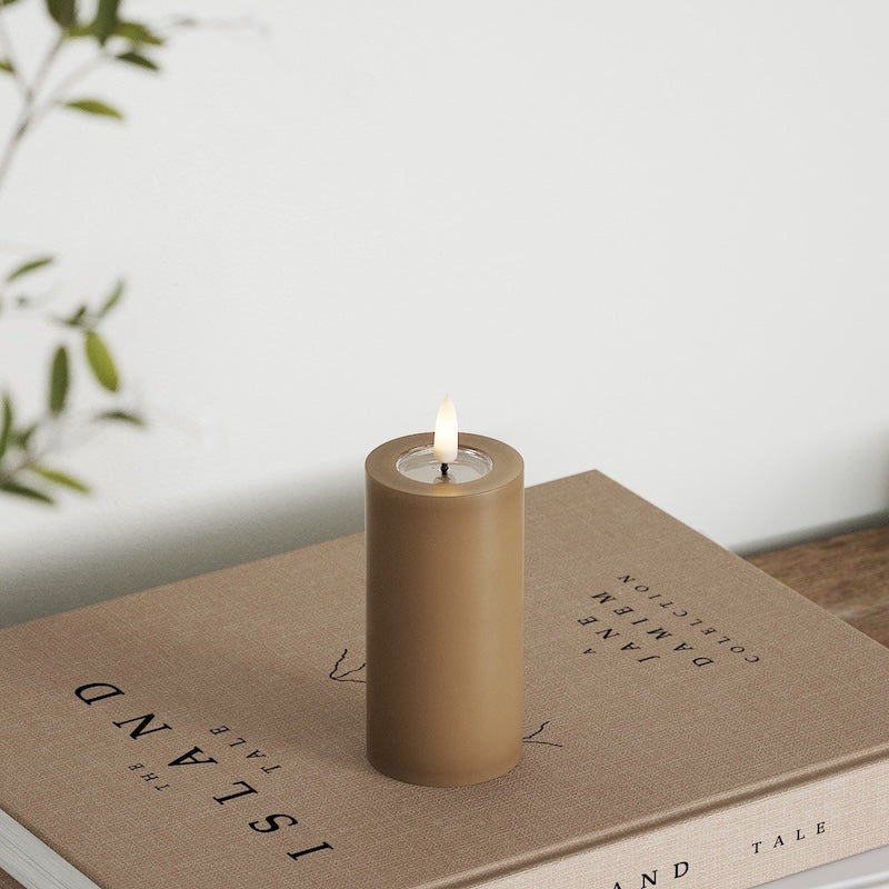 Deluxe Homeart LED Bloklys Ø 5 x 10 cm Karamel