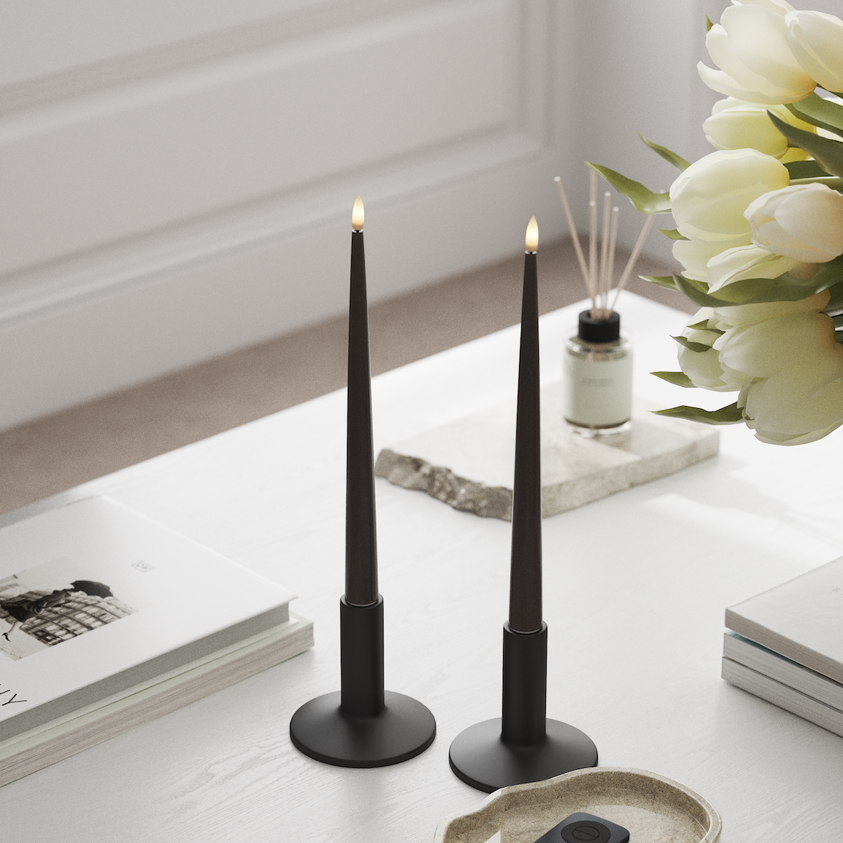 Deluxe Homeart LED Kertelys med Lak, 2 stk 28 cm Mokka LED kertelys 1