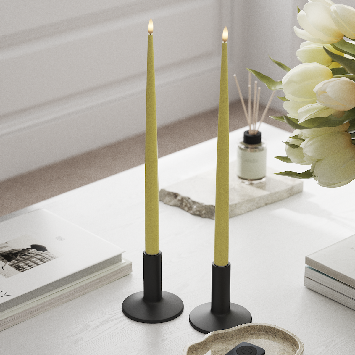 Deluxe Homeart LED Kertelys med Lak, 2 stk 38 cm Lysegul LED kertelys 1