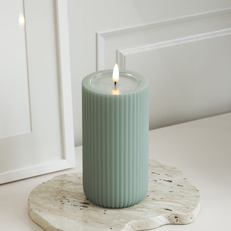 Unique Candles Unique LED Rillelys D 8 x 15 cm Salvie grøn