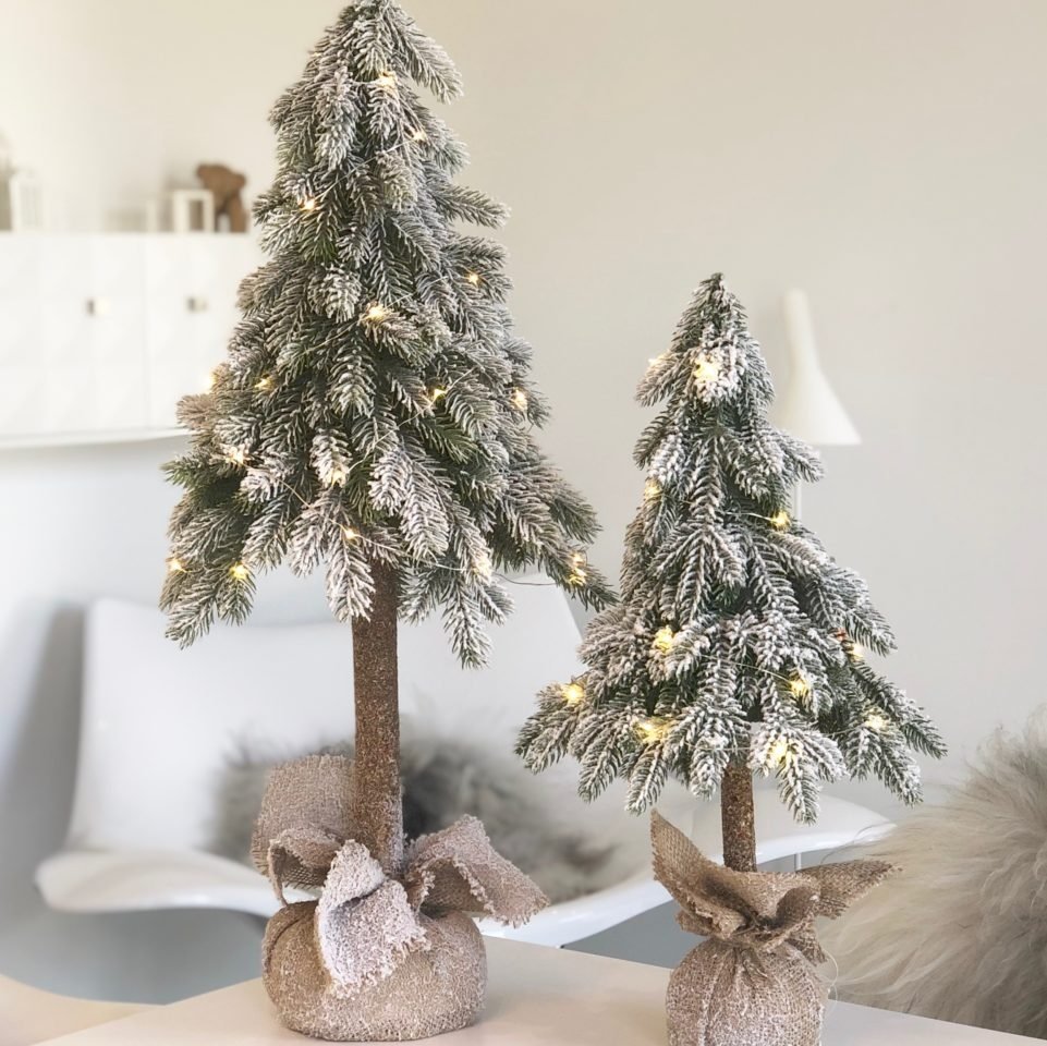 Juletræ med sne 54cm Deluxe Homeart 1